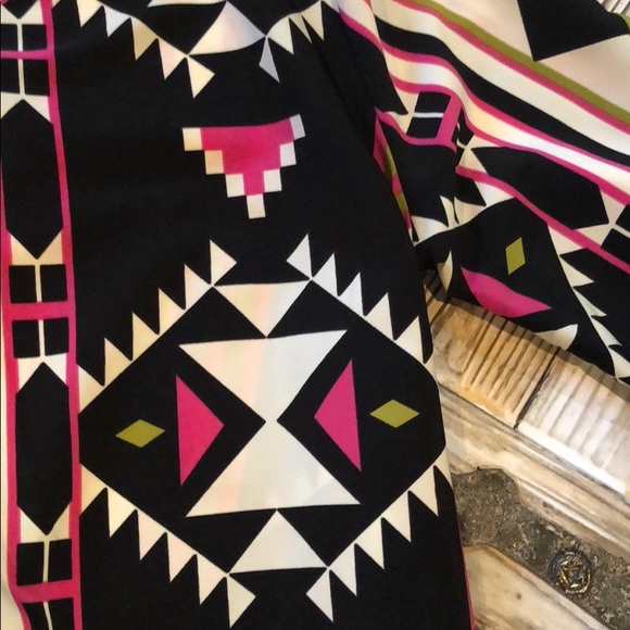 Geometric tunic - Picture 3 of 8